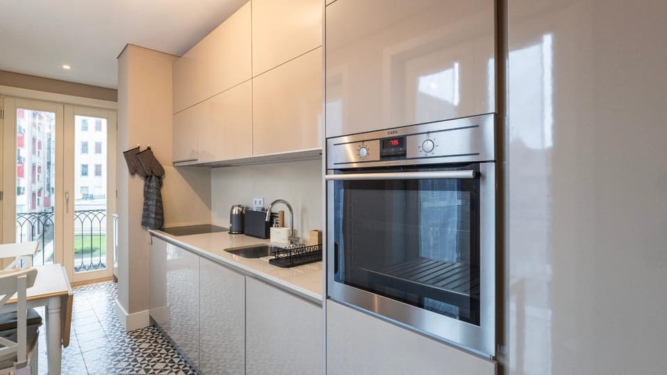 Cardosas Spacious Studio by LovelyStay Apartment in Porto