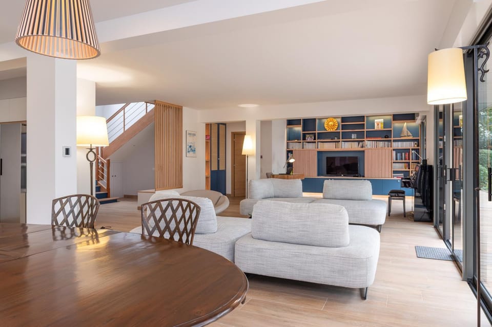 Property building, Living room