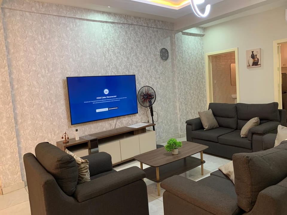 Communal lounge/ TV room, TV and multimedia, Living room, Seating area, Evening entertainment
