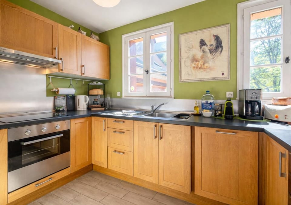 concierge, stove, stove, kitchen, kitchen