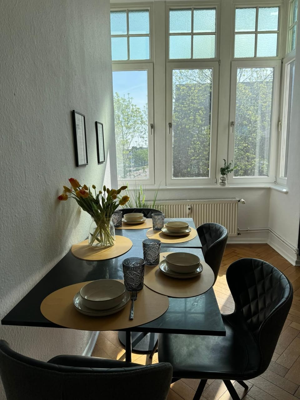 Dining area, kitchen