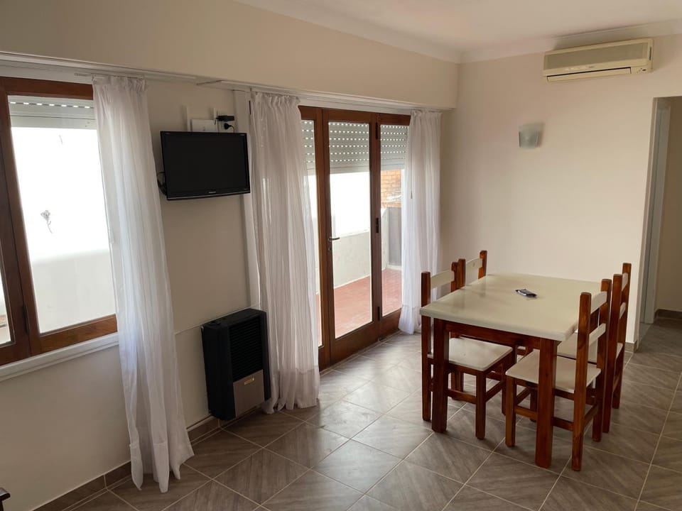 TV and multimedia, Dining area, heating, air conditioner