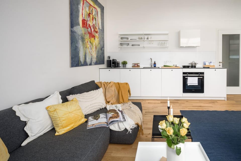 Coffee/tea facilities, Kitchen or kitchenette, Living room, Seating area, stove