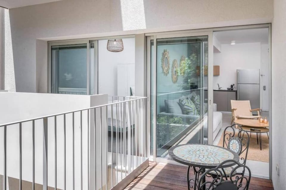Superb 1BR balcony on Sheinkin Apartment in Tel Aviv-Yafo