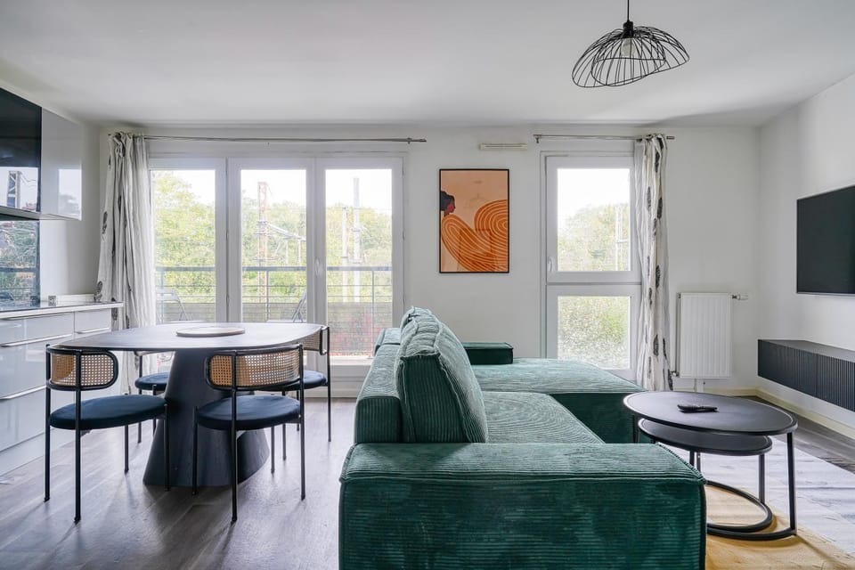 Communal lounge/ TV room, TV and multimedia, Living room, Seating area