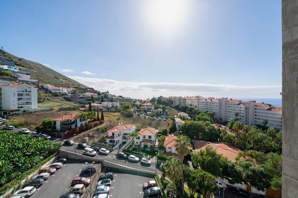 Off site, Day, Natural landscape, Mountain view, Street view, Location