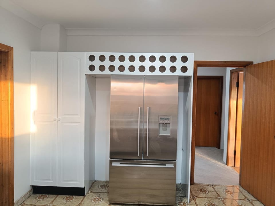 Cozy Queen Room in Spacious Merrylands Home - M4 Vacation rental in Merrylands