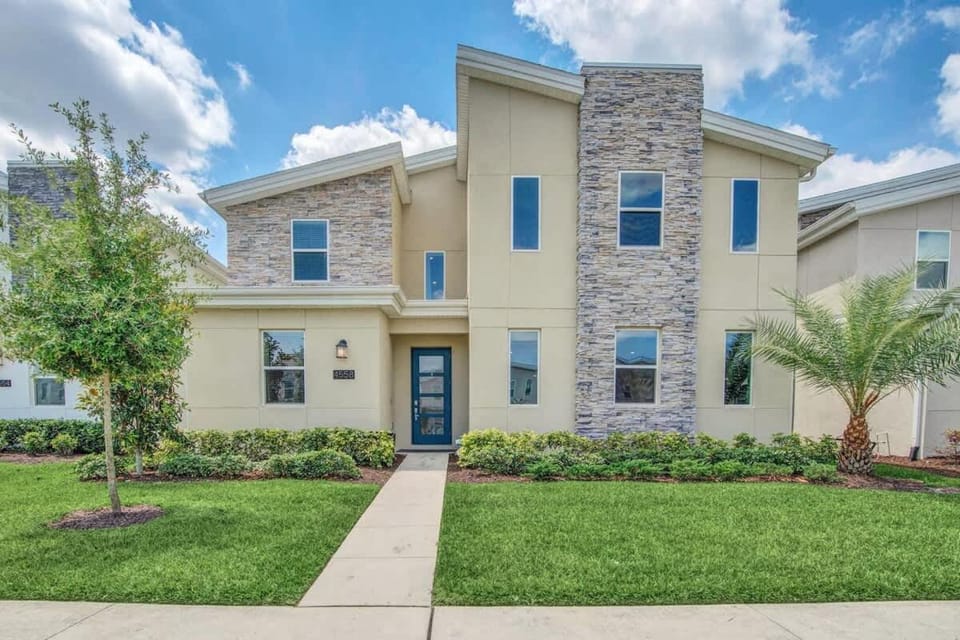 Storey Lake Dream Villa with Private Pool House in Kissimmee