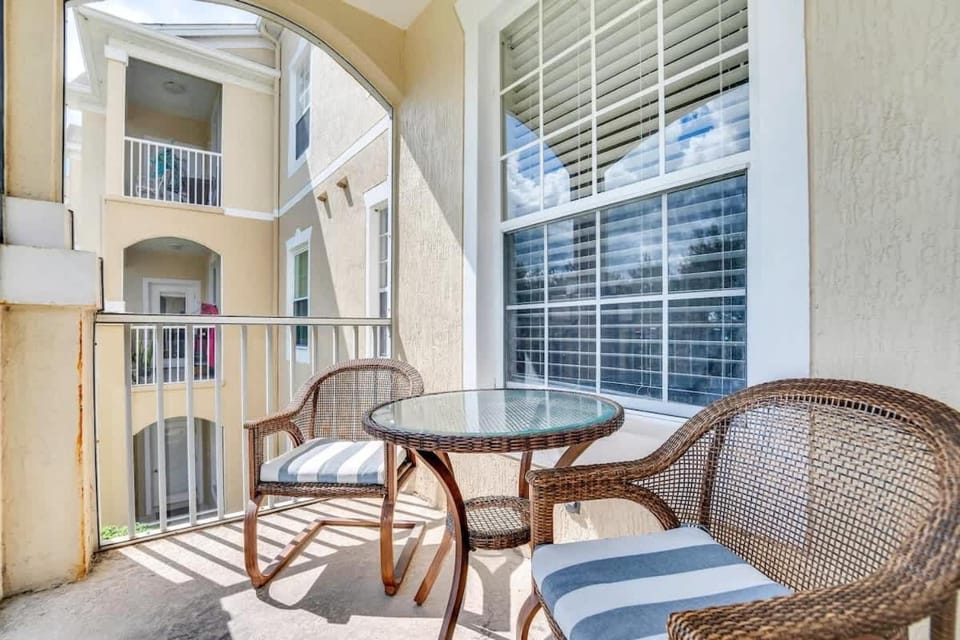 Beautiful Vacation Condo at Windsor Palms Resort House in Four Corners