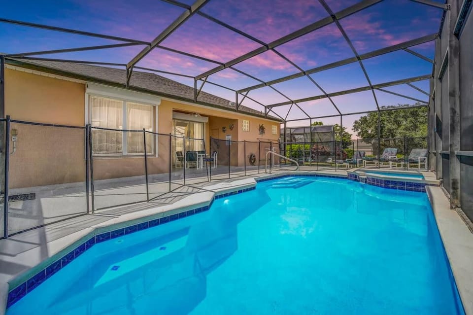 Windsor Palms Villa with Very Private Pool House in Four Corners