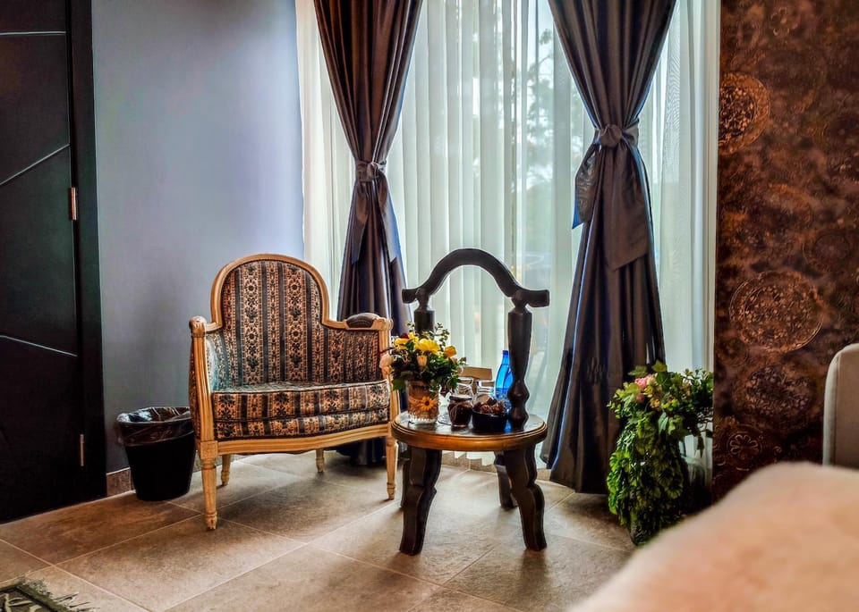 Living room, Decorative detail, Seating area, air conditioner