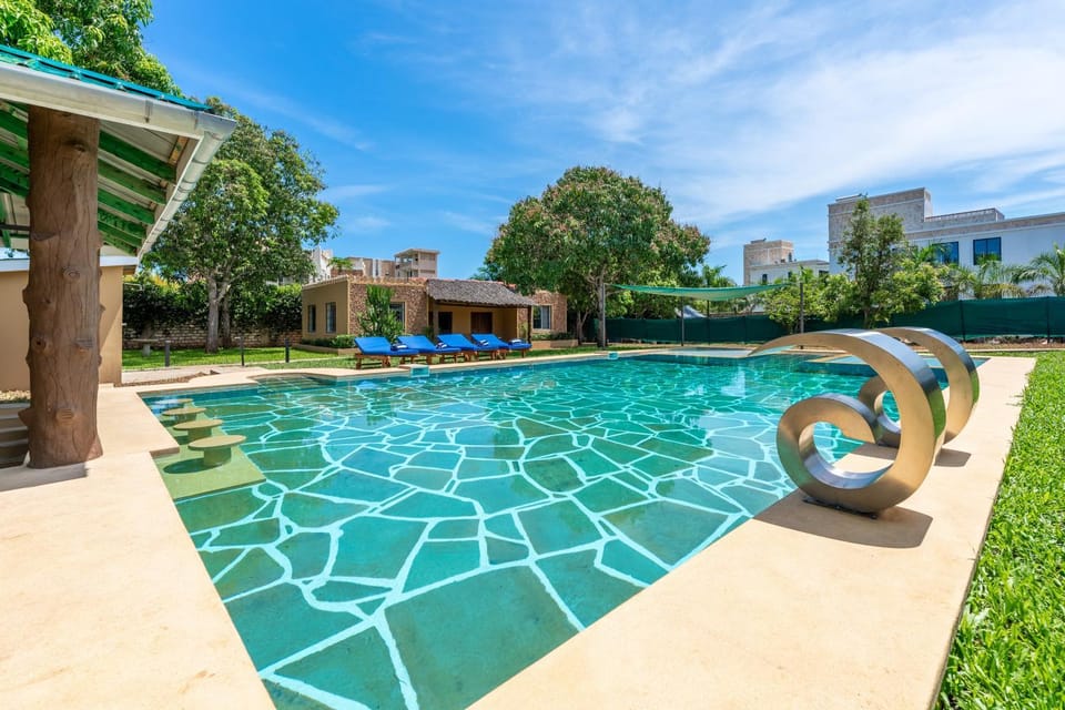 Swimming pool