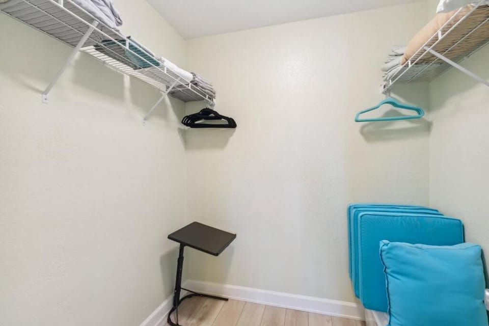 Villa Jaclyn - Gulf Access, Hot Tub & Pet Friendly House in Cape Coral