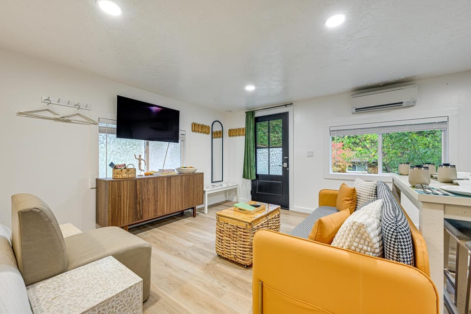 Pet-Friendly Studio with Fire Pit in Olympia! Apartment in Washington