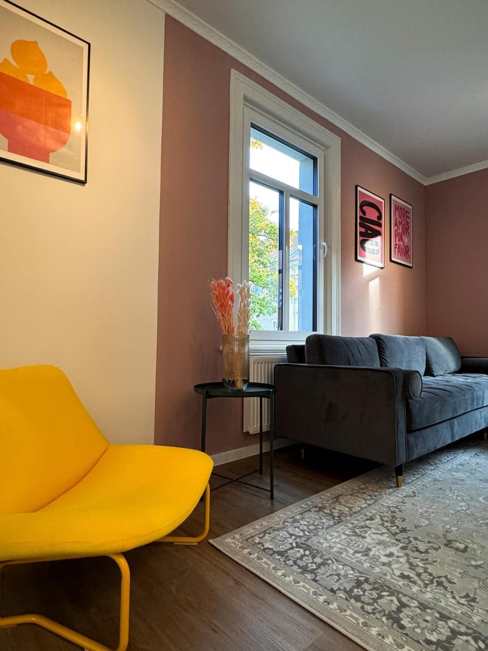 Living room, Seating area