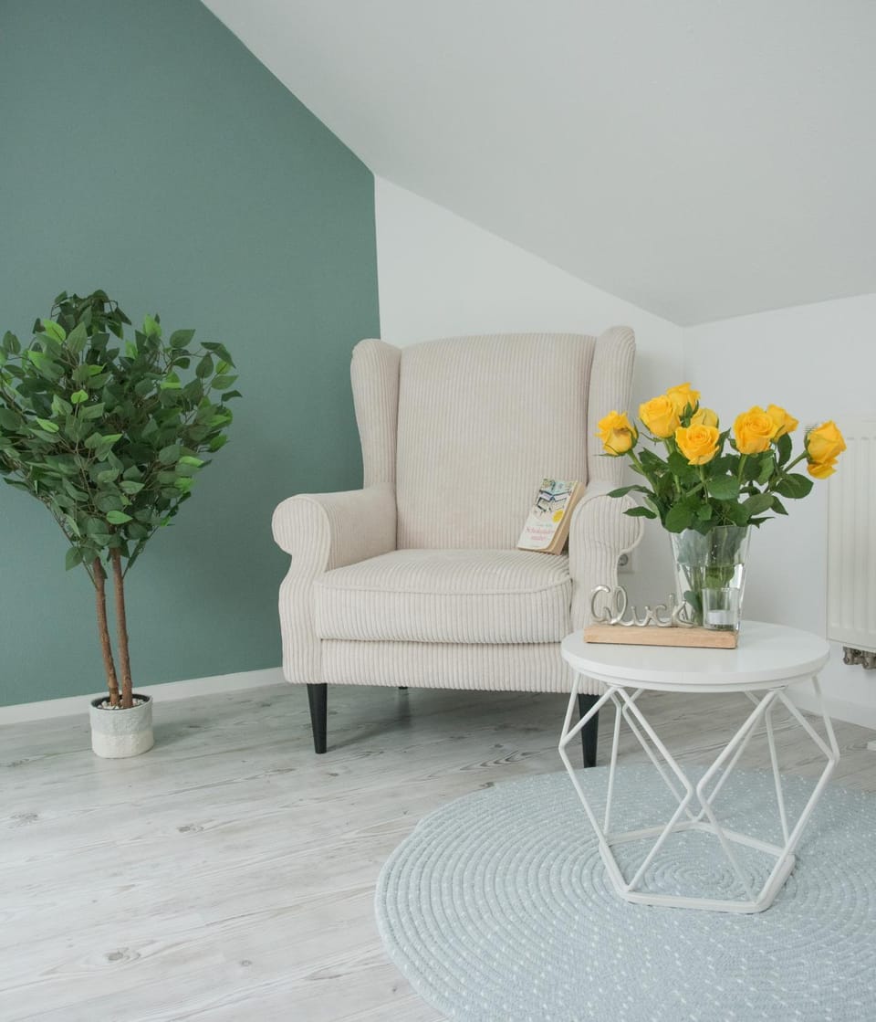Business facilities, Seating area, Bedroom, heating, internet