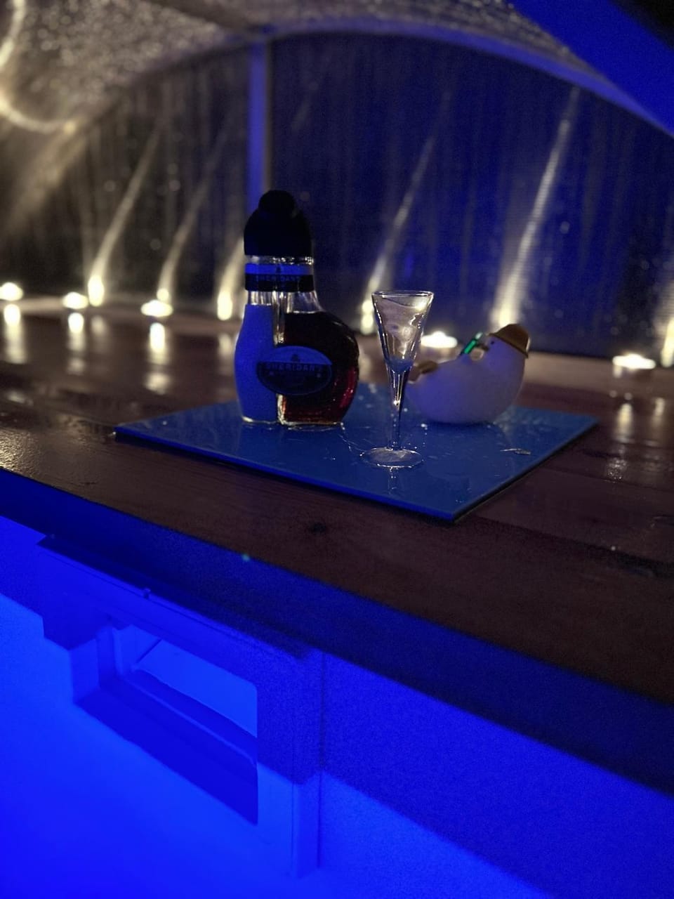 Night, Swimming pool, Drinks, Alcoholic drinks