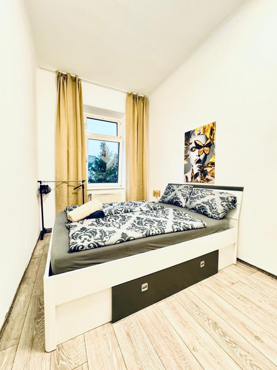 Bed, Bedroom