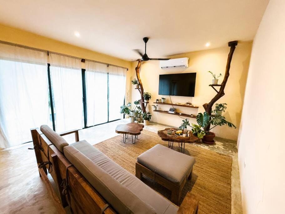 Communal lounge/ TV room, TV and multimedia, Living room