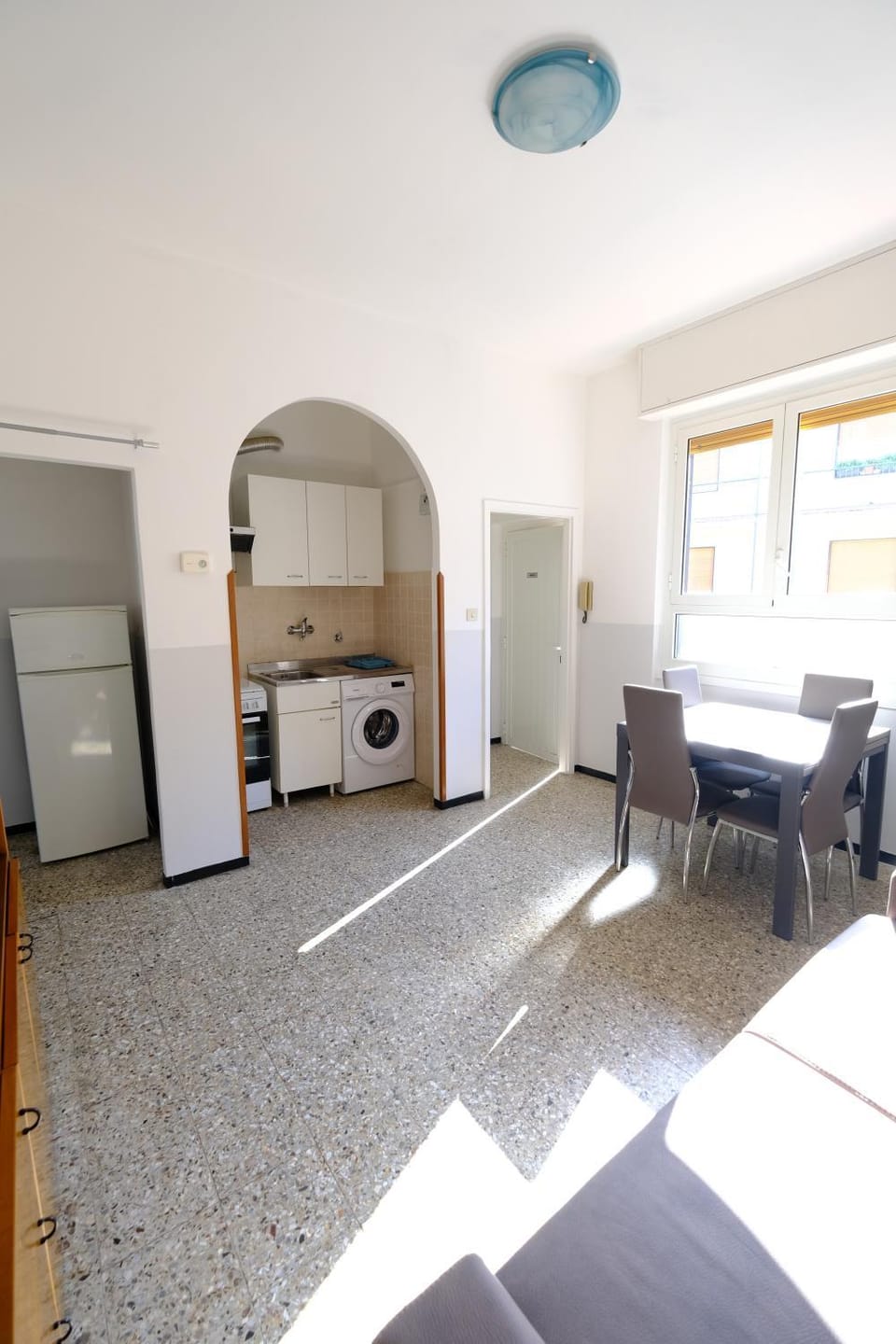 Kitchen or kitchenette, Dining area, oven, stove