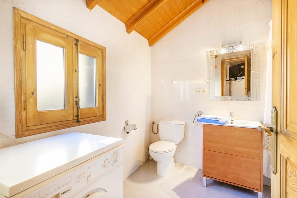 Bathroom, Living room