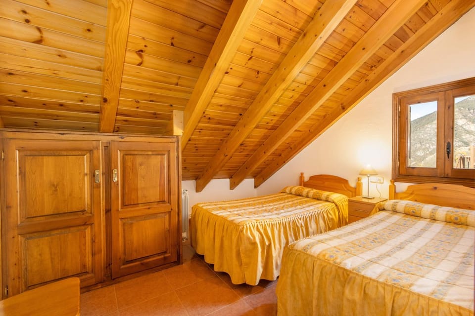 Property building, Living room, Bedroom