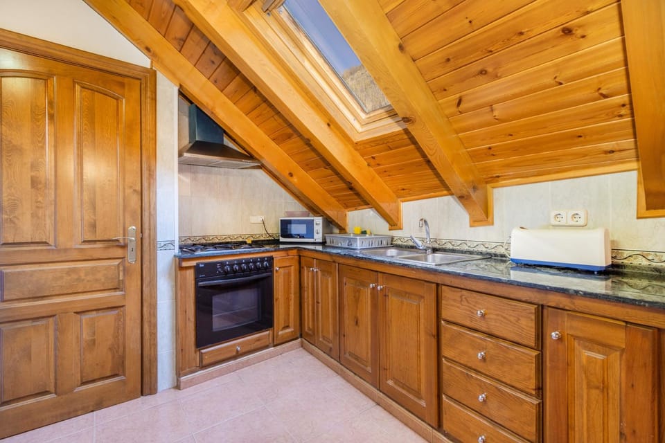 Property building, Kitchen or kitchenette, Living room