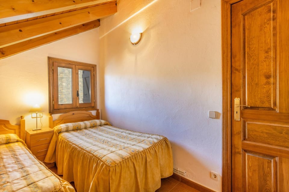 Property building, Living room, Bedroom
