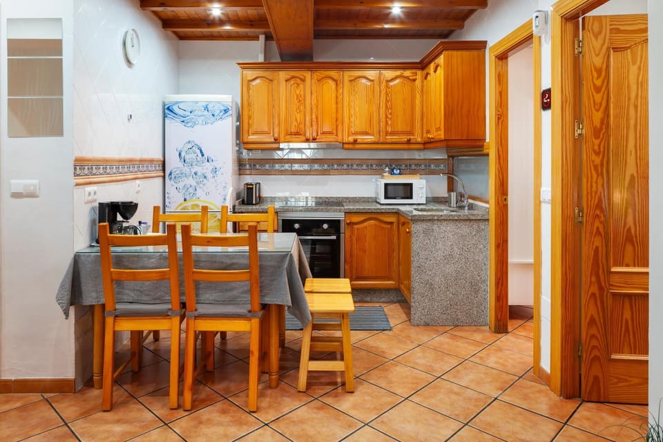 Property building, Kitchen or kitchenette, Living room
