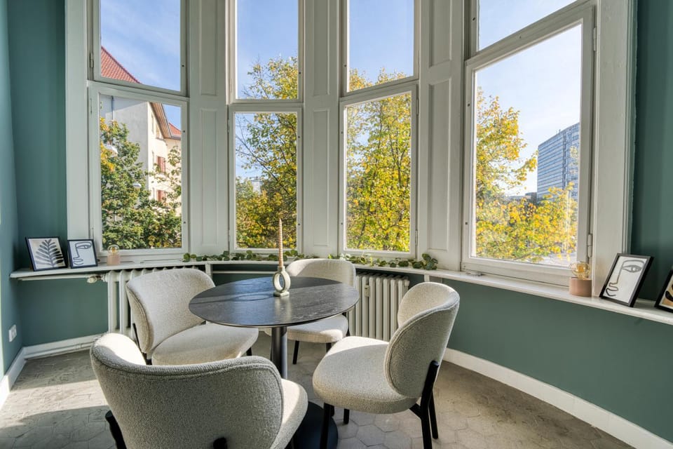 Day, View (from property/room), Seating area, Dining area