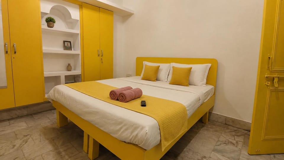 Bed, Photo of the whole room, Bedroom, towels, wardrobe