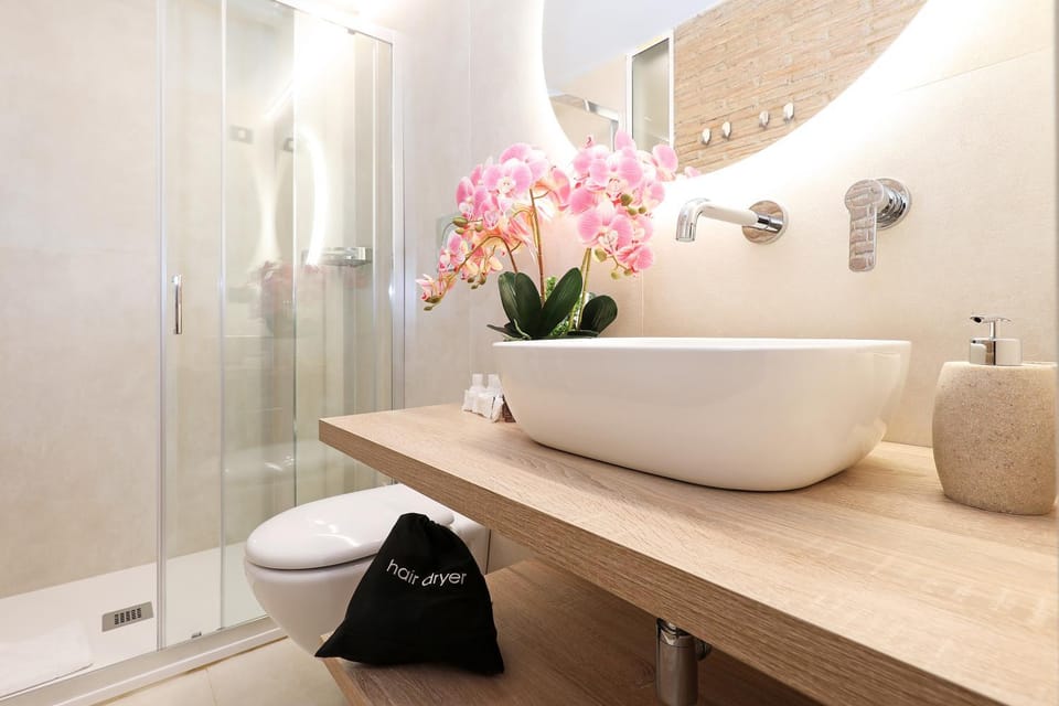 Shower, Toilet, Bathroom, Bath, towels