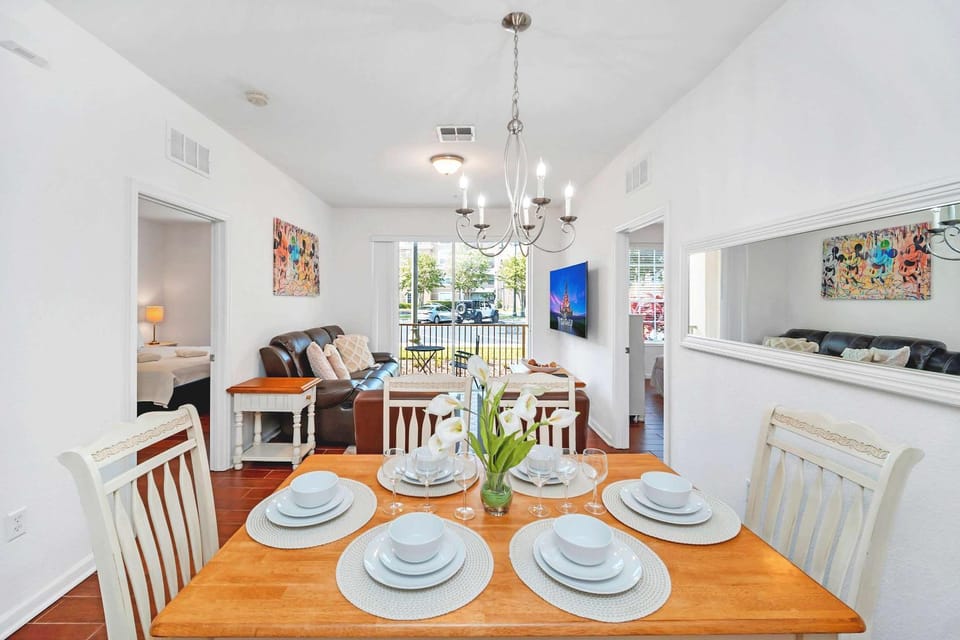 Dining area, pet friendly