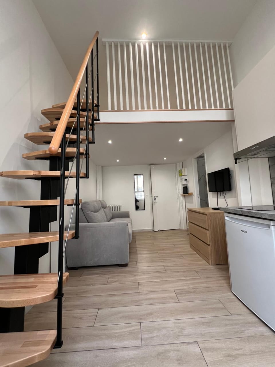 TV and multimedia, Kitchen or kitchenette, Living room, Seating area, minibar