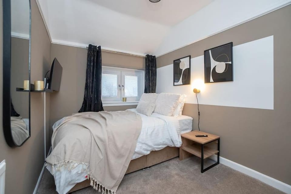 Boutique West-End Living with Bicocca Stays Apartment in Aberdeen