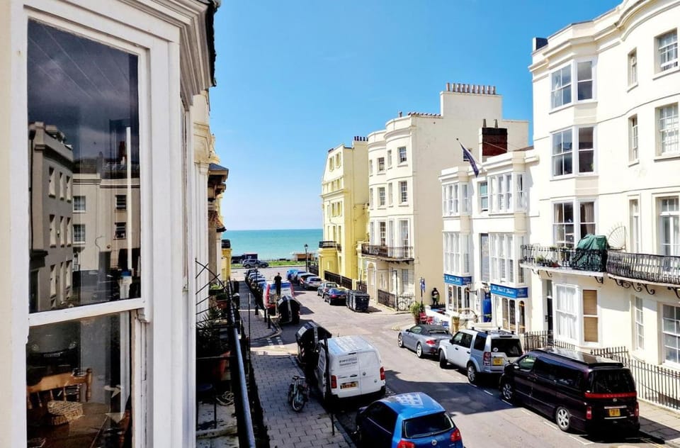 Day, Neighbourhood, City view, Sea view, Street view, Location