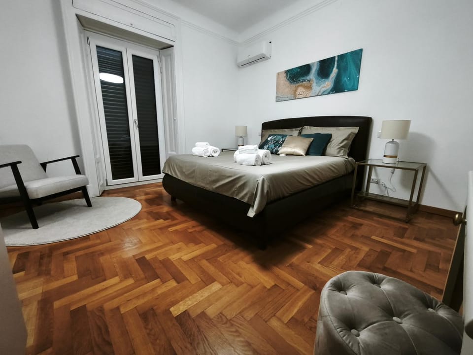 Spacious Central Apartment near Metro Loreto Apartment in Milan
