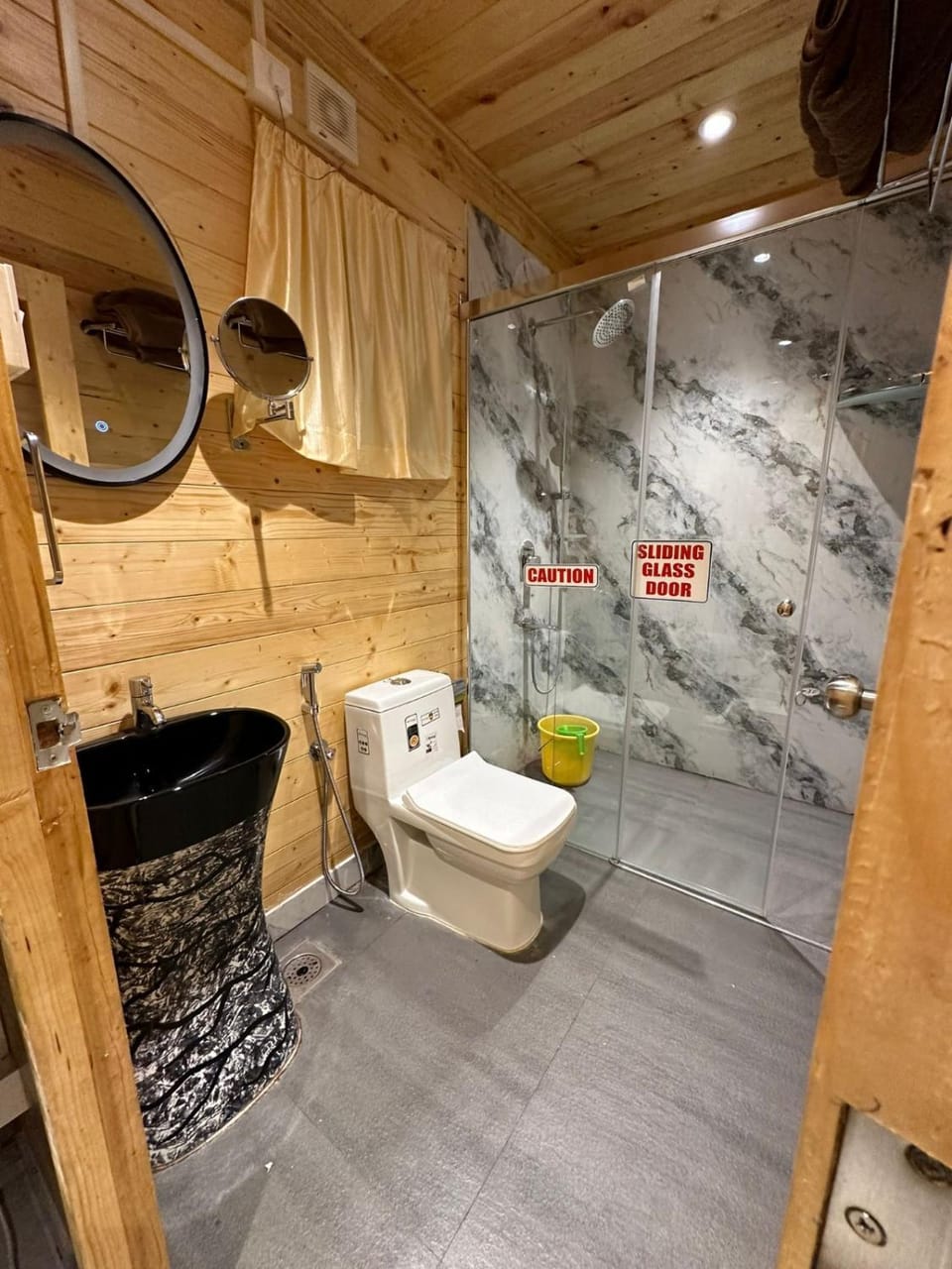Shower, Toilet, Bathroom