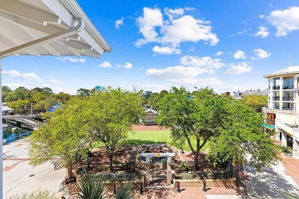 Studio in Heart of the Village Apartment in Miramar Beach