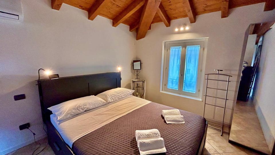 Bed, Photo of the whole room, Bedroom, towels, wardrobe, air conditioner