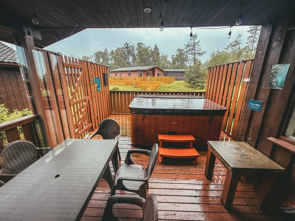 Wild Jungle Retreat Chalet in Scotland