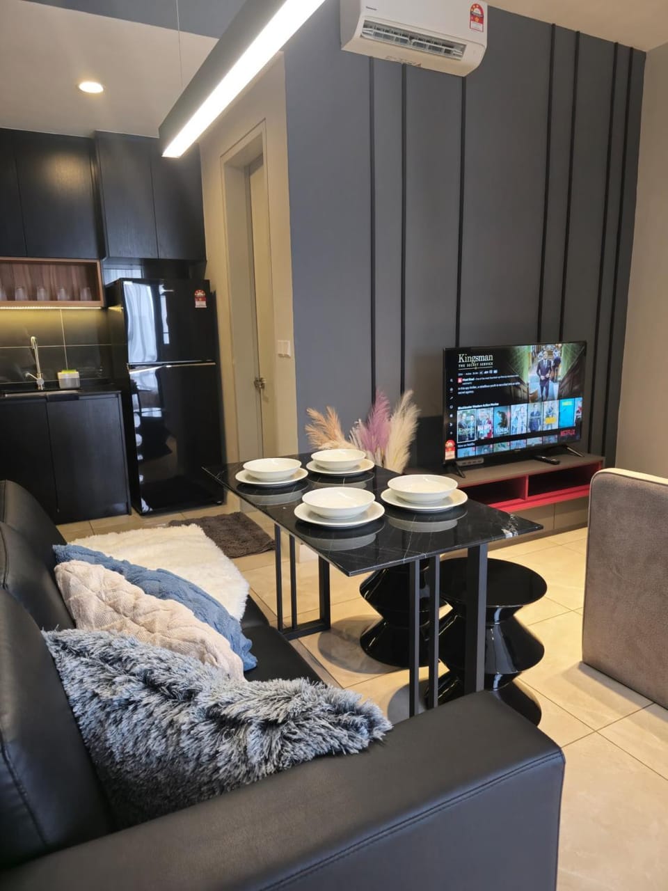 Living room, Dining area