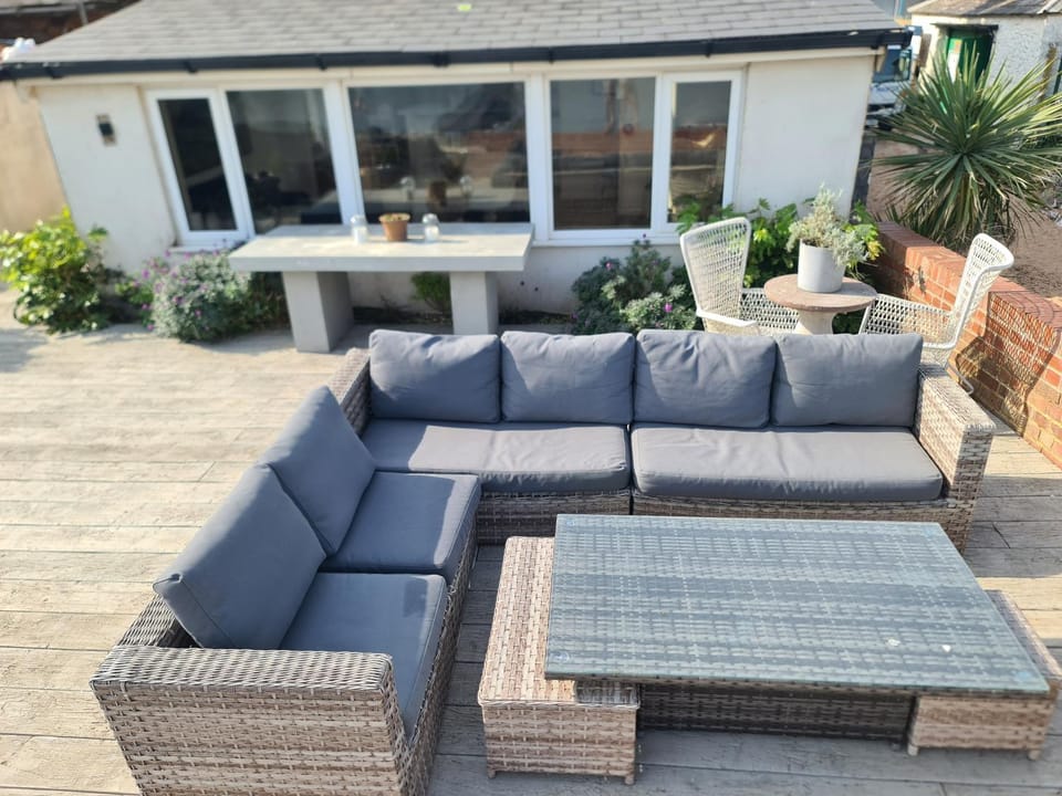 Patio, Balcony/Terrace, Seating area