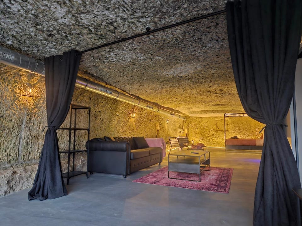 Living room, Photo of the whole room