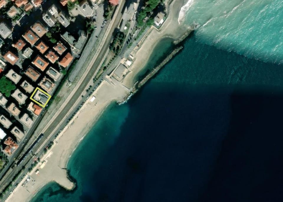 Bird's eye view, Sea view