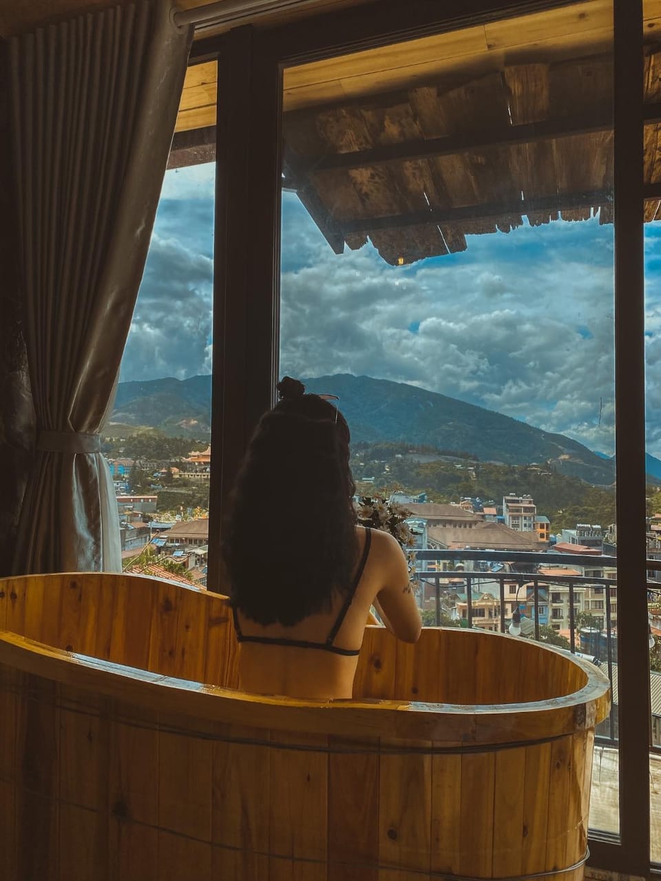 People, Natural landscape, Hot Tub, Mountain view