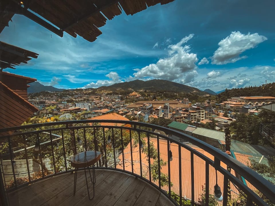 Day, Natural landscape, View (from property/room), Balcony/Terrace, City view, Mountain view