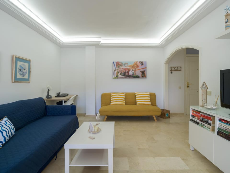 Communal lounge/ TV room, Living room
