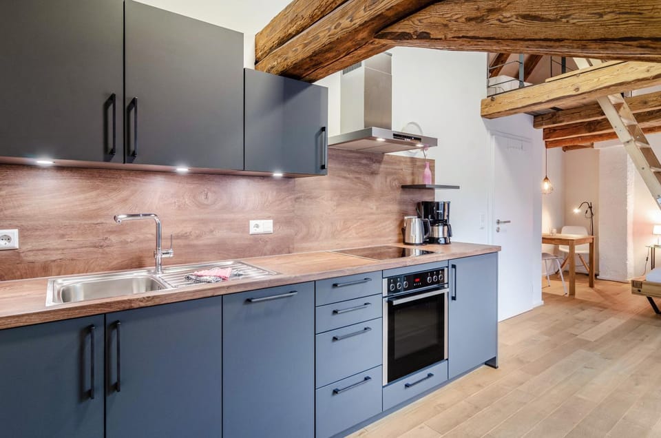 Property building, Kitchen or kitchenette, Living room