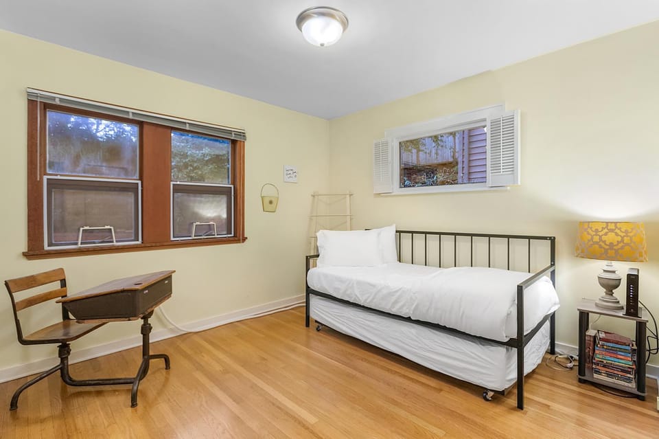 The Green Lake Firefly Lodge Apartment in Green Lake